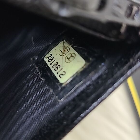 💯 Authentic Chanel Long Wallet 🍀 - Picture 8 of 13